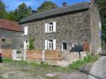 Recent gerenoveerde woning in Ardense stijl. Mooi gelegen nabij het centrum van het leuke stadje Vielsalm. Het huis beschikt o.a. over drie badkamers, een sauna, twee keukens en ruime slaapkamers. Het biedt plaats voor maximaal 16 personen. Op 50 meter afstand bevindt zich een supermarkt, subtropisch zwembad, wandel- en fietsroutes. In de omgeving kan men kano's