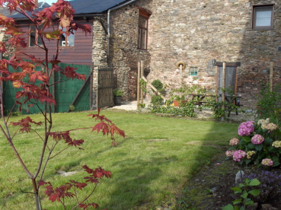 "Le Jardin Sauvage" ligt in een schilderachtig dorpje nabij Bouillon.